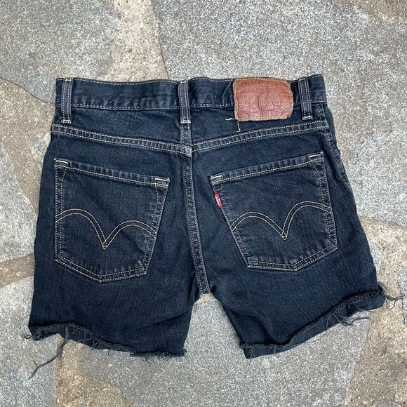 LEVI’S URBAN OUTFITTERS CUTOFF DENIM SHORTS INDIGO BLUE WAIST 28 - Picture 5 of 10